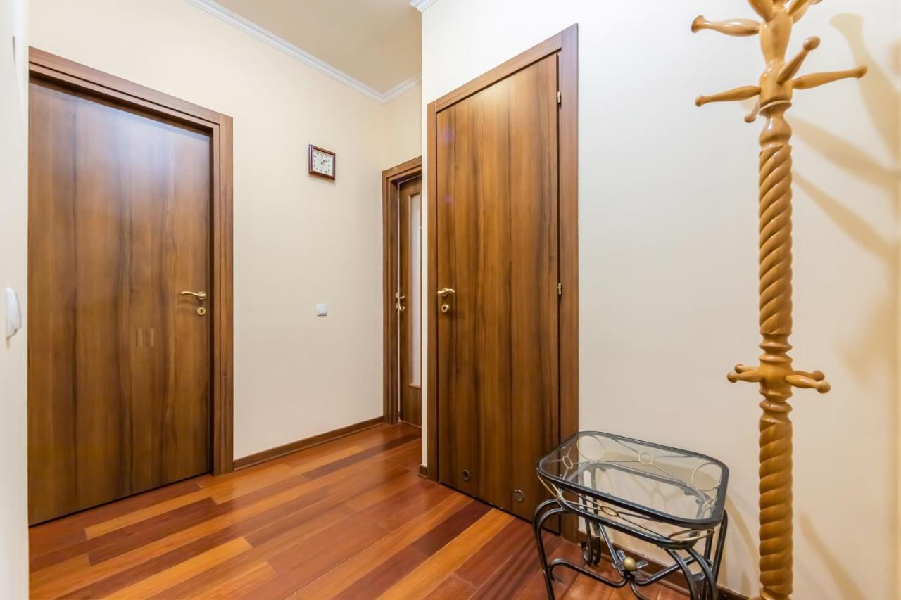 Трехкомнатная Квартира На Крещатике Kiew Exterior foto